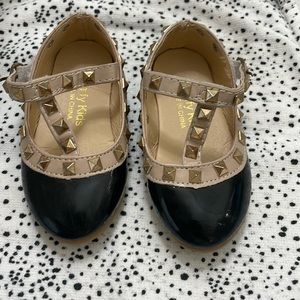 Toddler rockstud Mary Jane’s